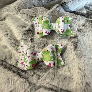Hairbows frogs